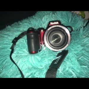 Red Kodak pixpro AZ402 camera